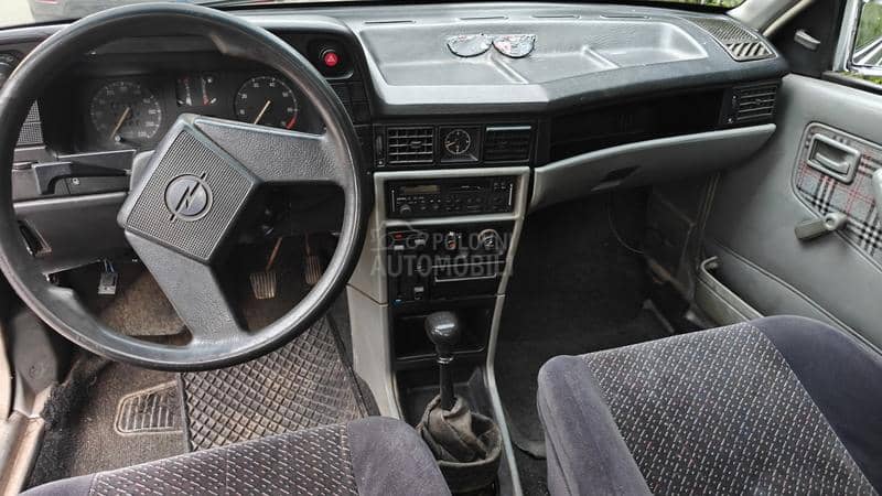 Opel Kadett E CC