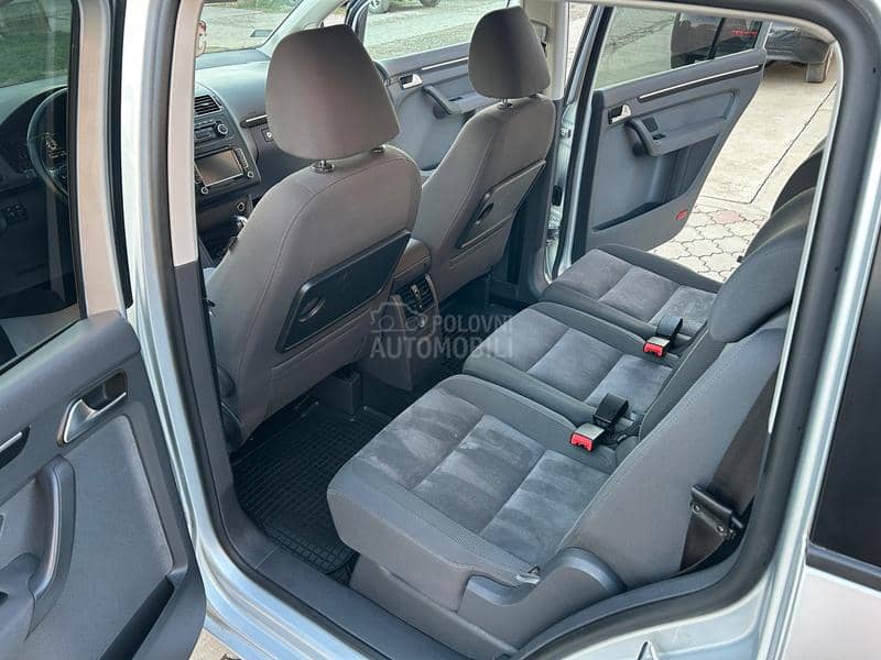Volkswagen Touran 1.6 TDI /AUT/ F1