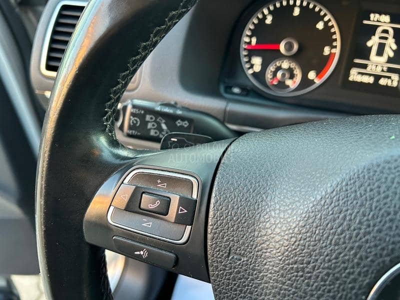 Volkswagen Touran 1.6 TDI /AUT/ F1