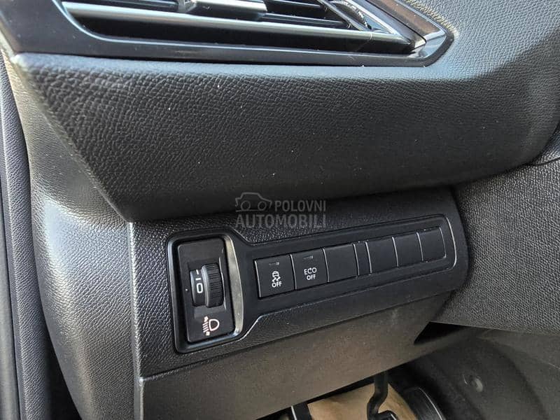 Peugeot 308 1.6 e-HDI/PAN/F-ULL/
