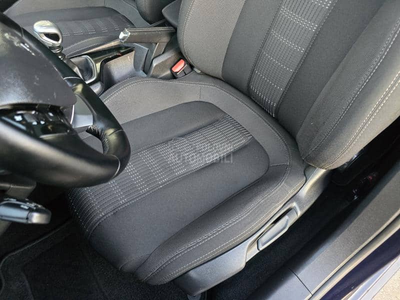 Peugeot 308 1.6 e-HDI/PAN/F-ULL/