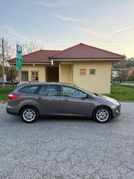 Ford Focus 1.6TDCi/NAVY/0DLICAN