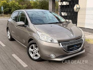 Peugeot 208 1.6b/pano/allure