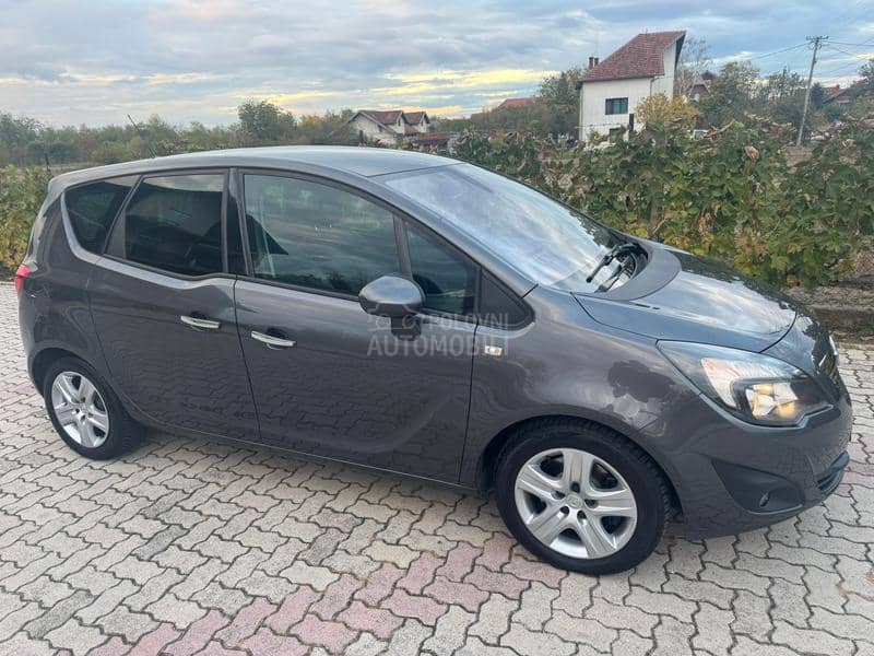 Opel Meriva 1.4 COSMO CH