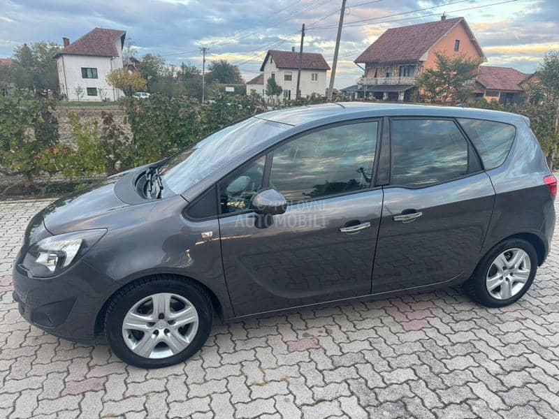 Opel Meriva 1.4 COSMO CH