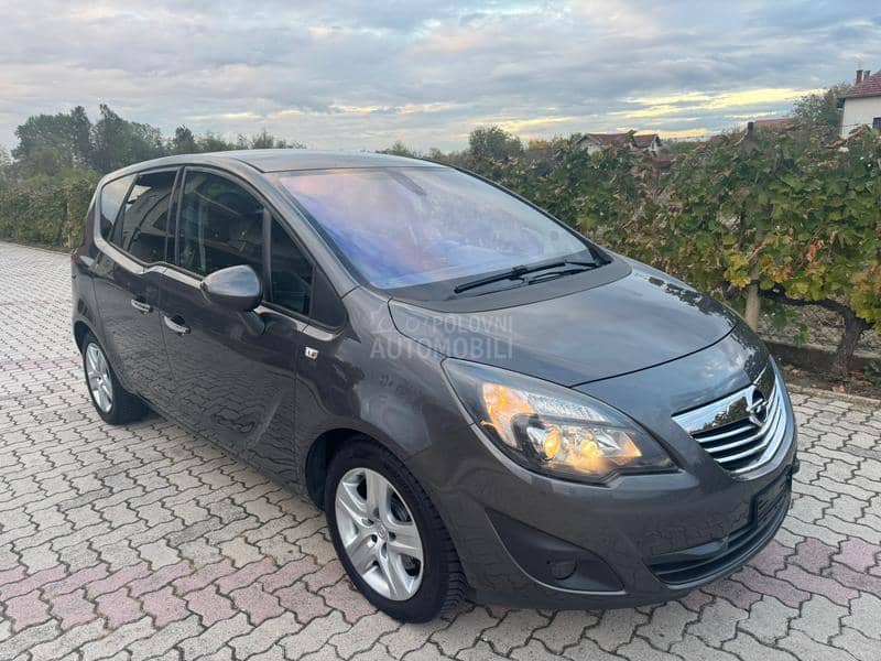Opel Meriva 1.4 COSMO CH