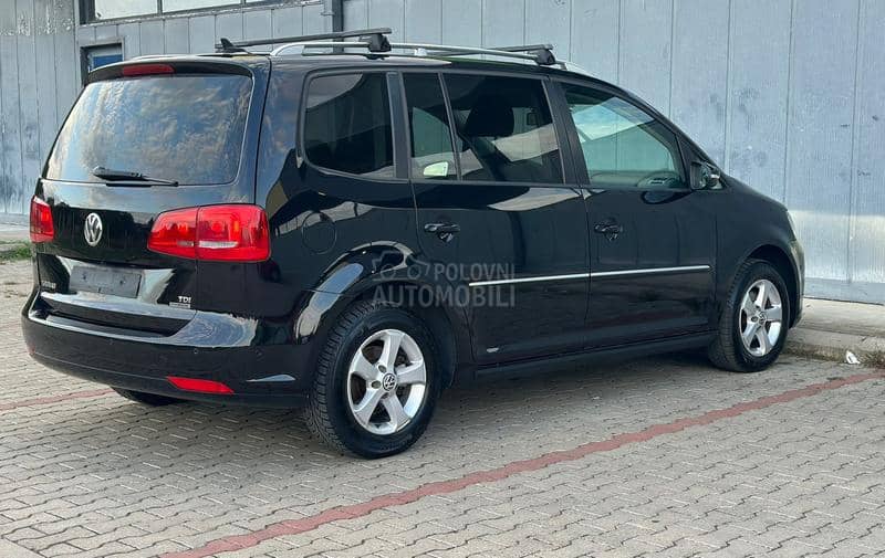 Volkswagen Touran 1.6/7SEDISTA/LED Volkswagen Touran 1.6/7SEDISTA/LED