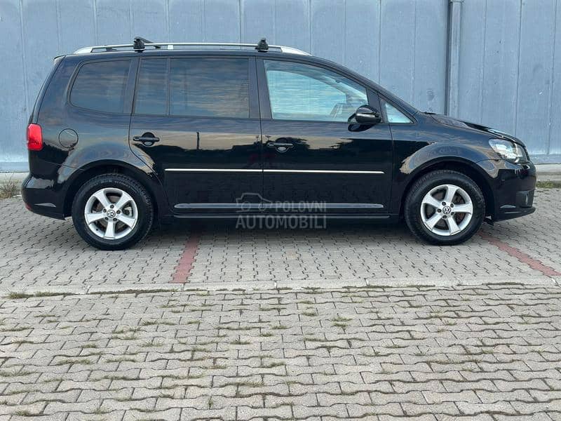 Volkswagen Touran 1.6/7SEDISTA/LED Volkswagen Touran 1.6/7SEDISTA/LED