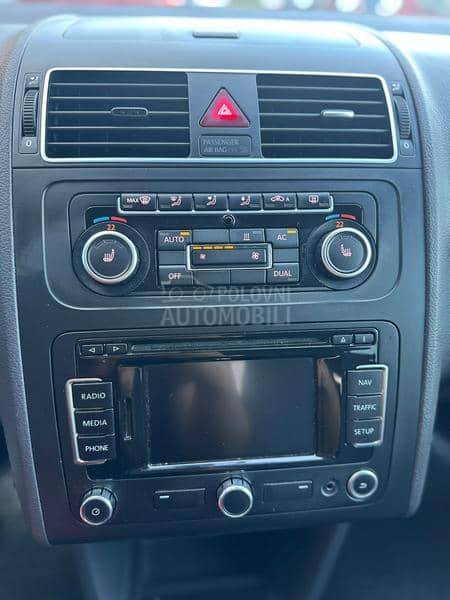 Volkswagen Touran 1.6/7SEDISTA/LED Volkswagen Touran 1.6/7SEDISTA/LED