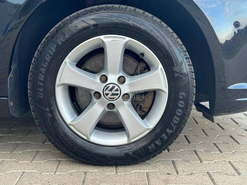 Volkswagen Touran 1.6/7SEDISTA/LED Volkswagen Touran 1.6/7SEDISTA/LED