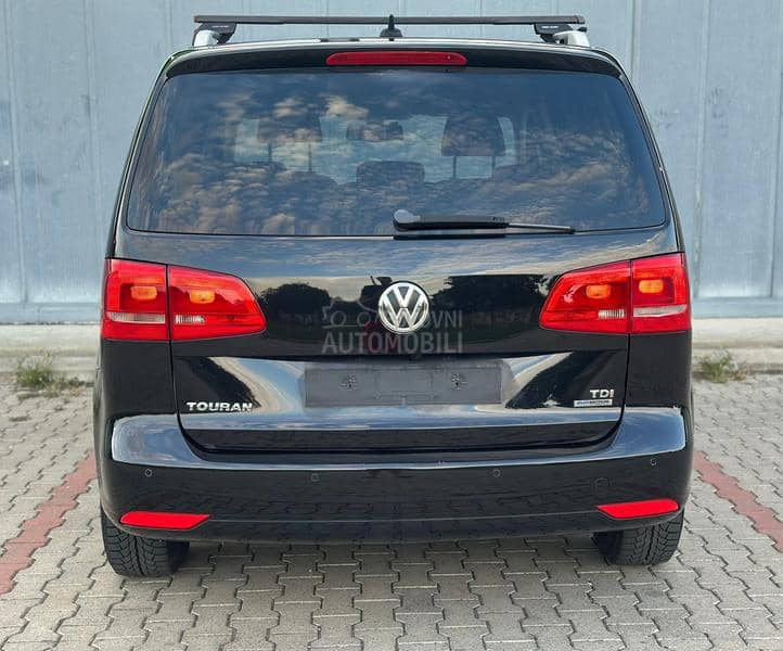 Volkswagen Touran 1.6/7SEDISTA/LED Volkswagen Touran 1.6/7SEDISTA/LED