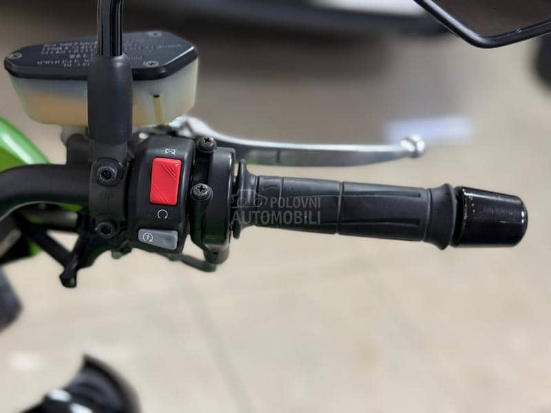 Kawasaki Z 750 R AKRAP ABS