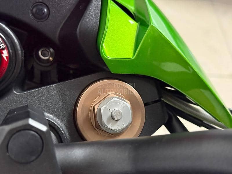 Kawasaki Z 750 R AKRAP ABS