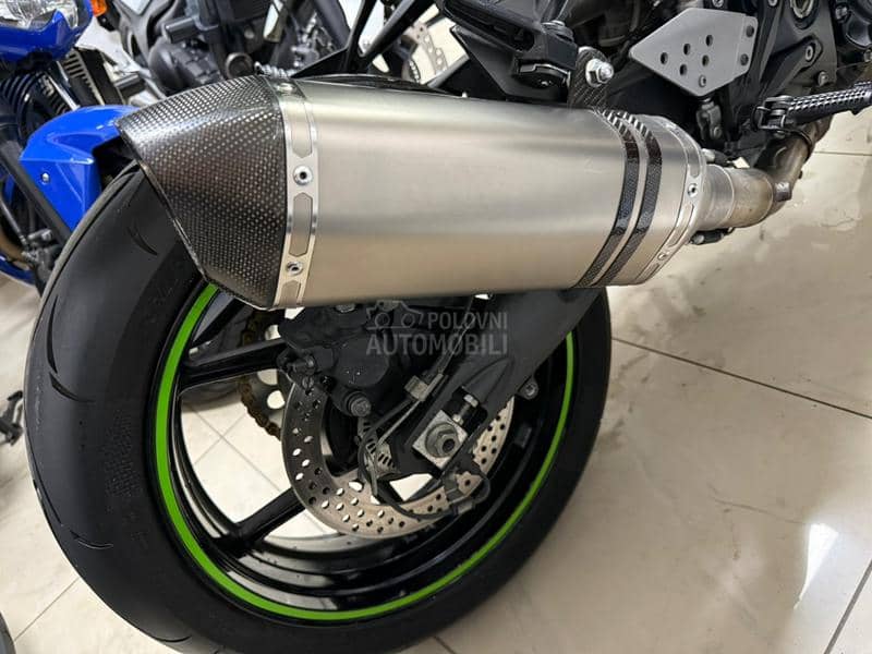 Kawasaki Z 750 R AKRAP ABS