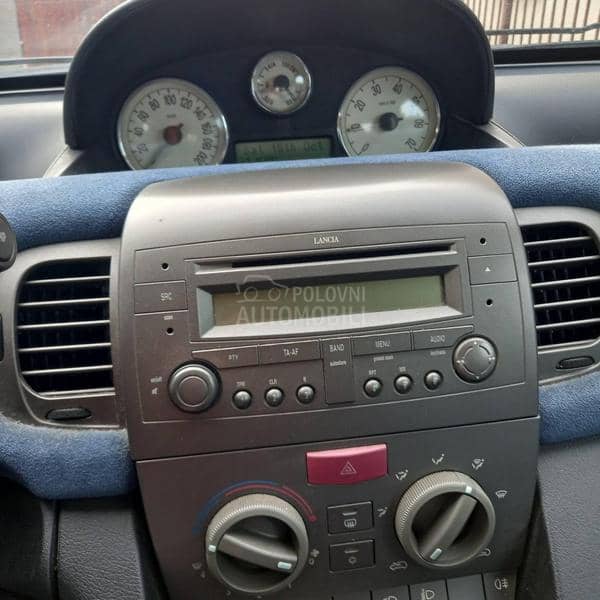 Lancia Ypsilon 8 godina vl.asnik