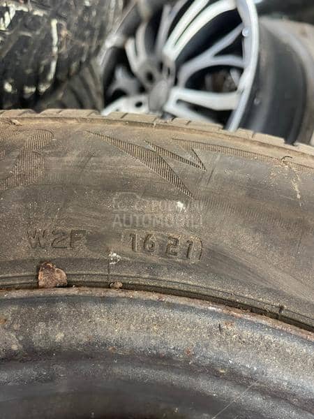 Bridgestone 215/60 R16 Zimska