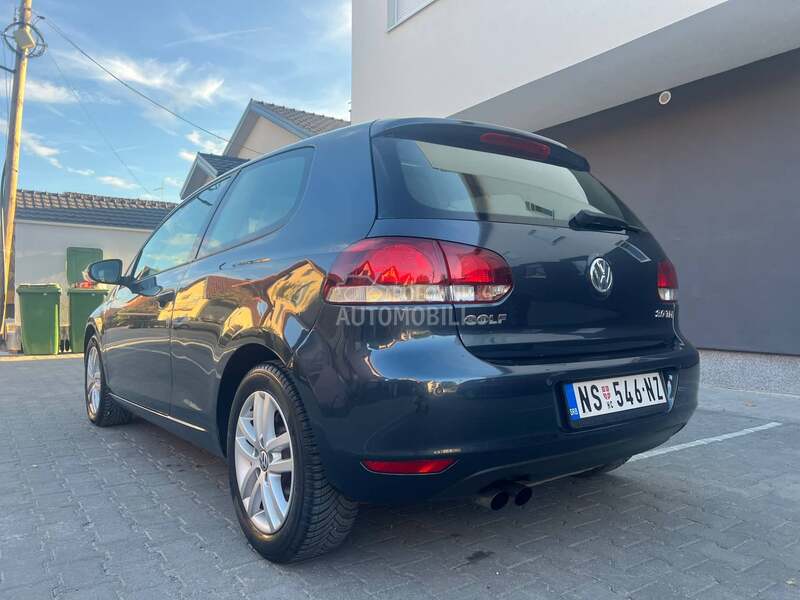 Volkswagen Golf 6 2.0 HIGHLINE ŠIBER