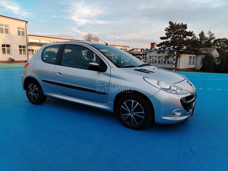 Peugeot 206 plus 
