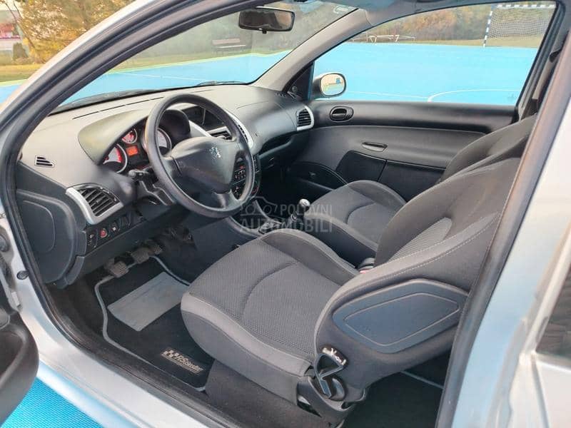 Peugeot 206 plus 