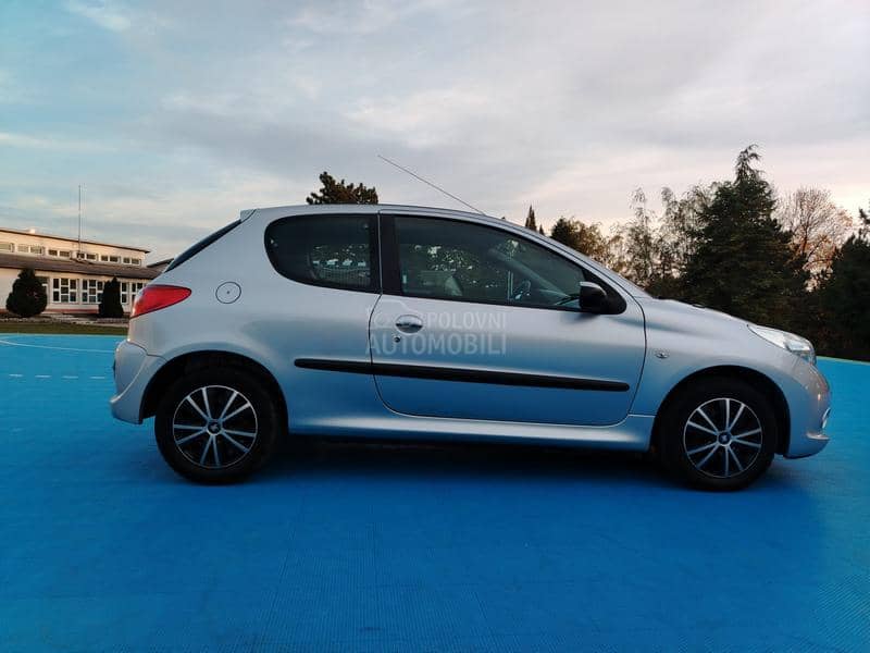 Peugeot 206 plus 