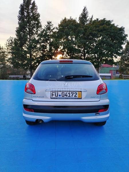 Peugeot 206 plus 