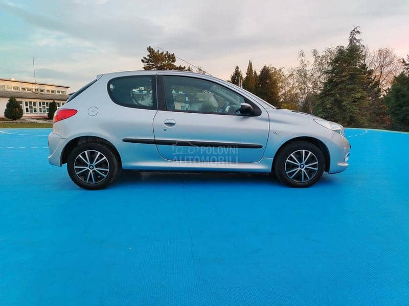 Peugeot 206 plus 