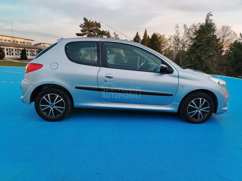 Peugeot 206 plus 