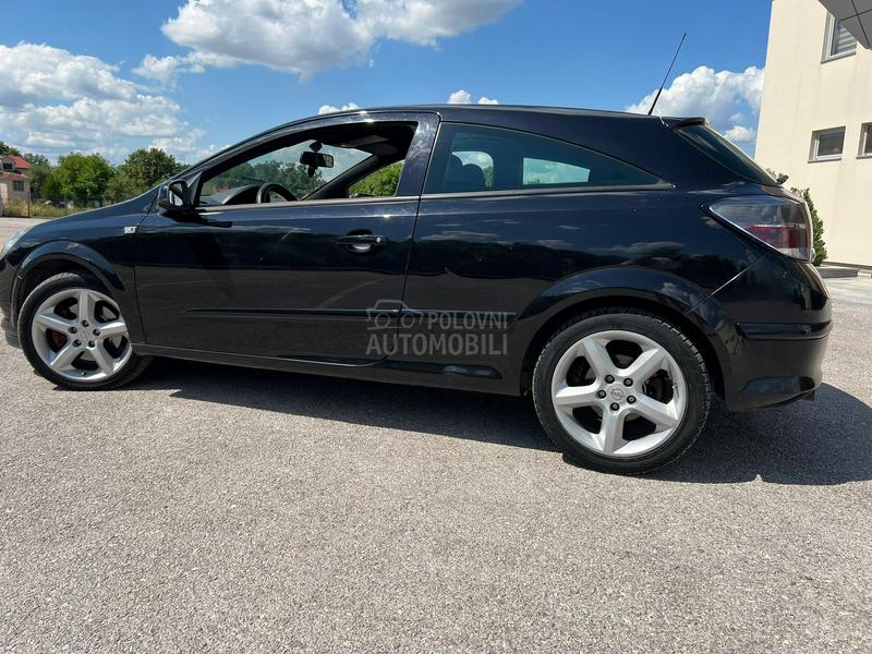 Opel Astra H GTC