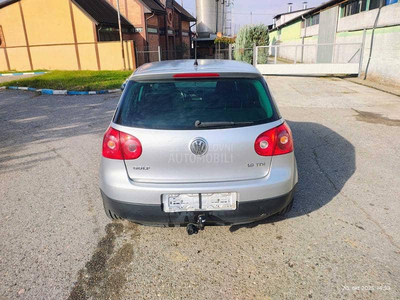 Volkswagen Golf 5 BLS 2007. god. -  kompletan auto u delovima