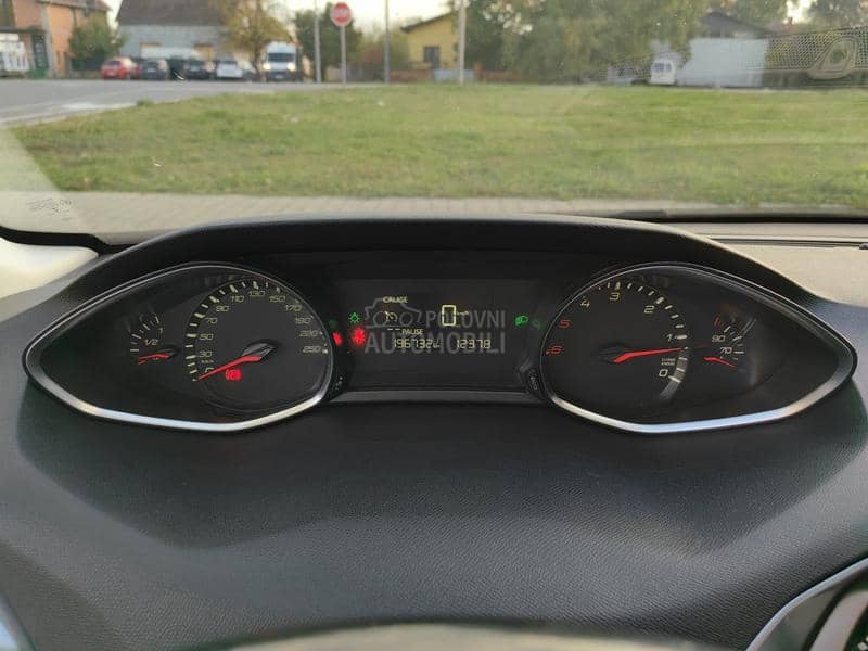 Peugeot 308 1.6BlueHDI BUSINESS