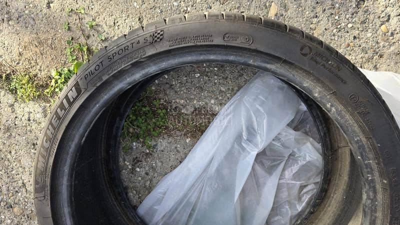 Michelin 245/35 R20 Letnja