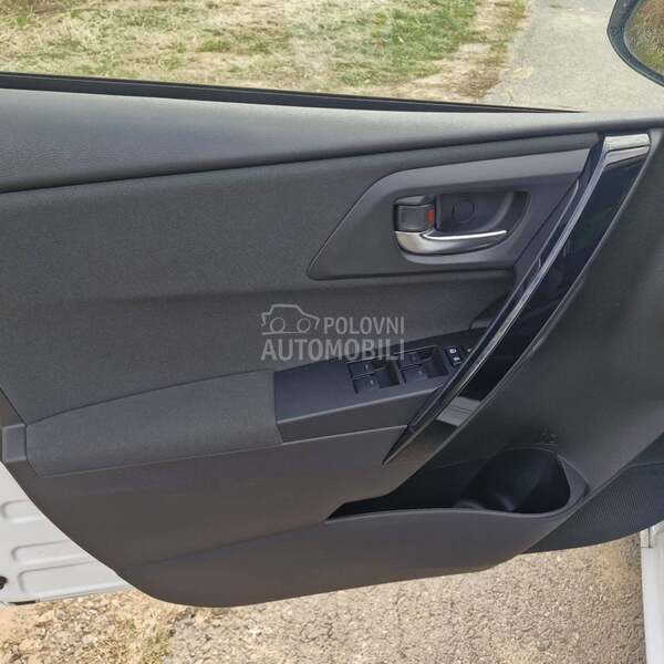 Toyota Auris 1.8 hibrid