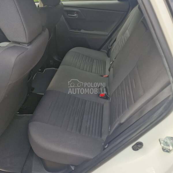Toyota Auris 1.8 hibrid