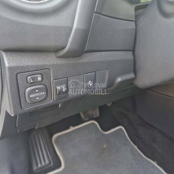 Toyota Auris 1.8 hibrid