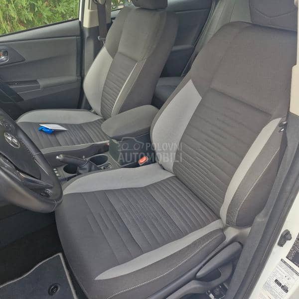 Toyota Auris 1.8 hibrid