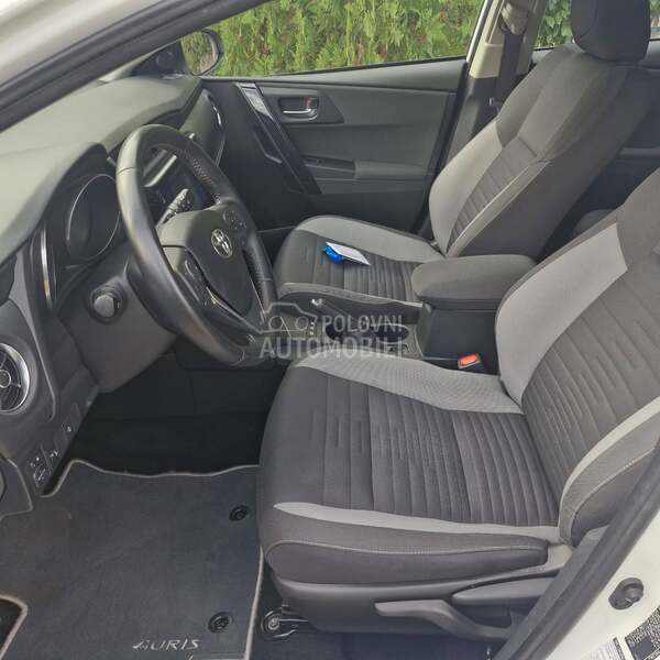 Toyota Auris 1.8 hibrid