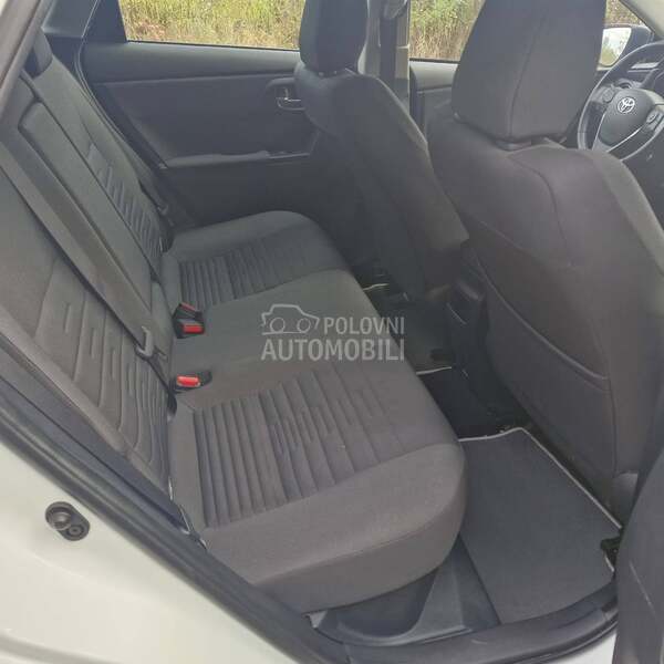 Toyota Auris 1.8 hibrid