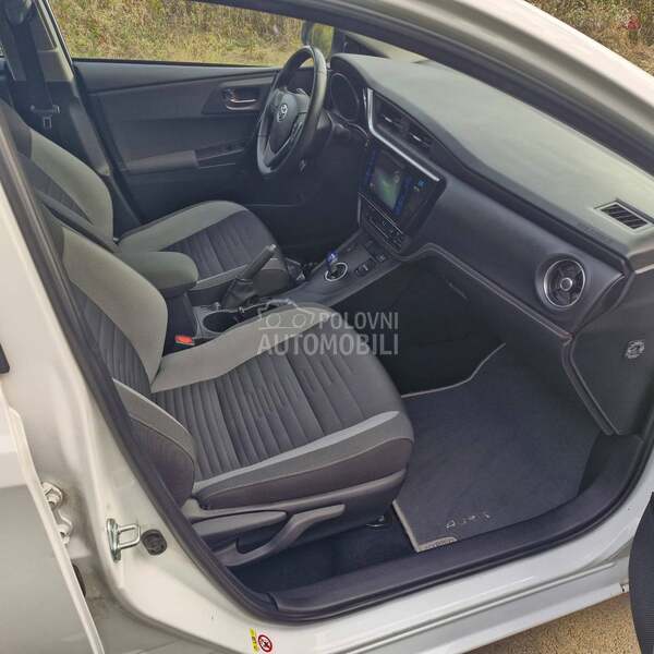 Toyota Auris 1.8 hibrid