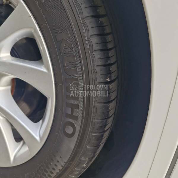 Toyota Auris 1.8 hibrid