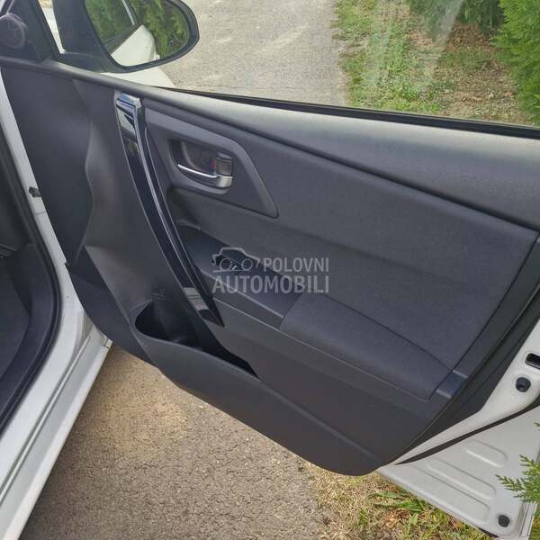 Toyota Auris 1.8 hibrid