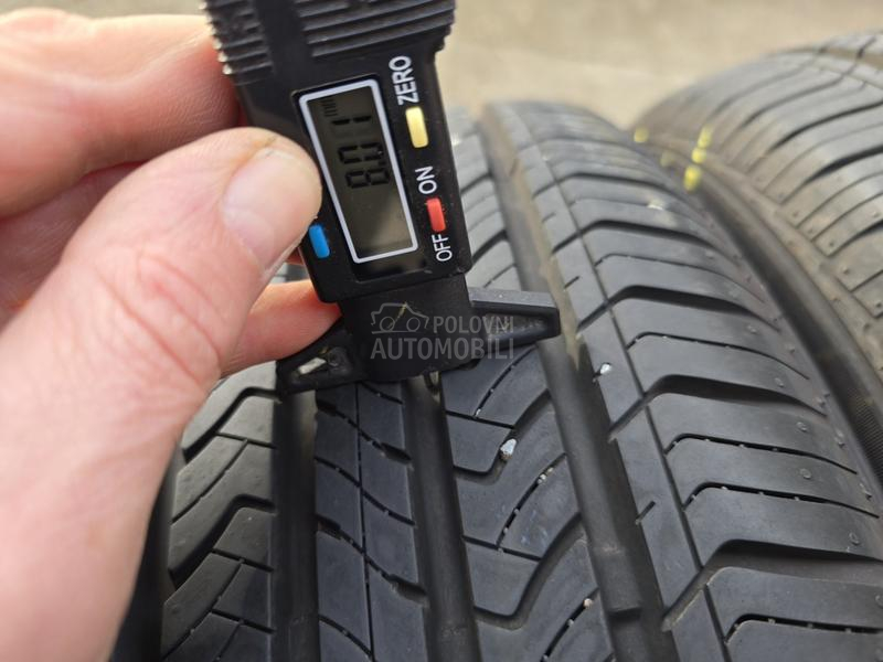 Maxxis 215/55 R17 Zimska