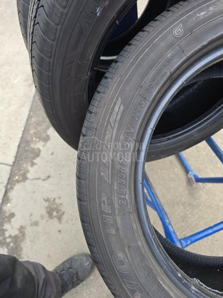 Maxxis 215/55 R17 Zimska