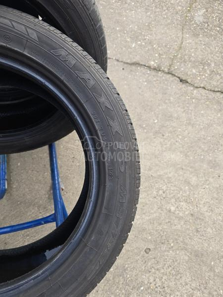Maxxis 215/55 R17 Zimska