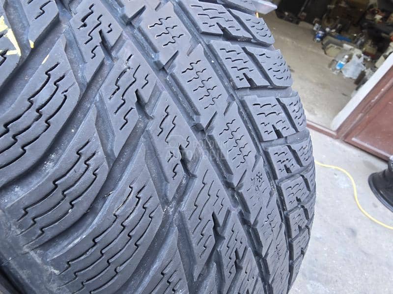 Nokian 255/55 R18 Zimska