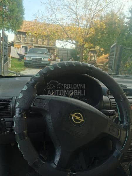 Opel Corsa B 
