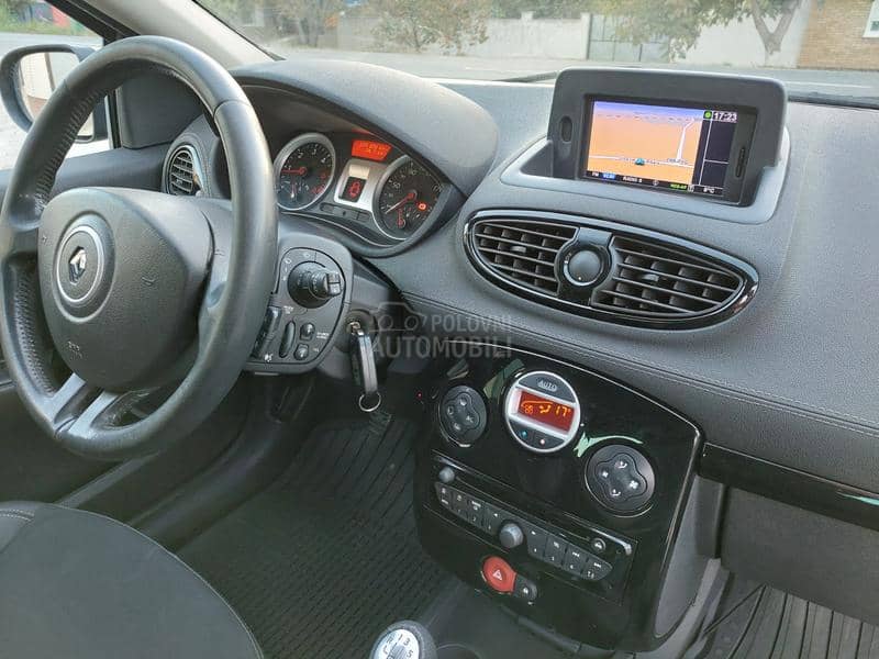 Renault Clio NIGHT I DAY NAWI