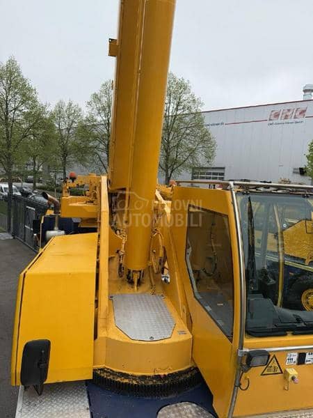 Liebherr LTM 1055