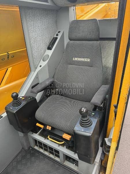 Liebherr LTM 1055