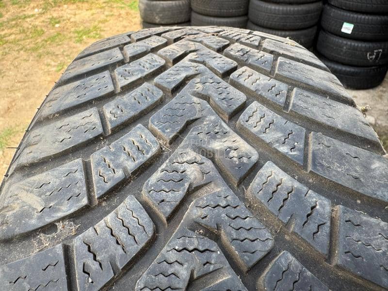 Goodyear 215/65 R17 Zimska