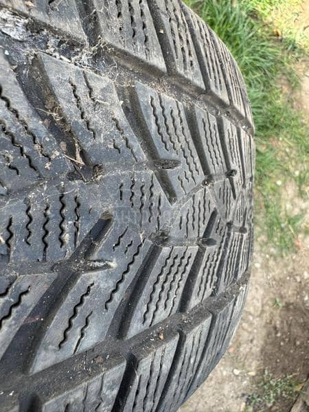 Goodyear 215/65 R17 Zimska